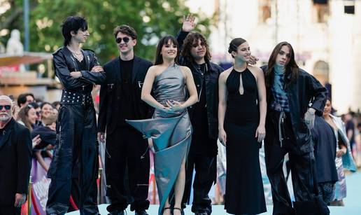 Rumunjsku pjesmu za Eurosong kritiziraju zbog stihova: 'Radi se o jako opasnoj 18+ praksi...'