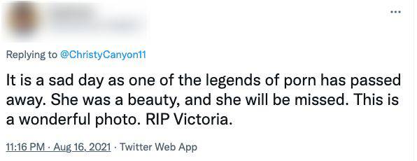 Pornoglumica Victoria Paris je preminula u 61. godini od raka