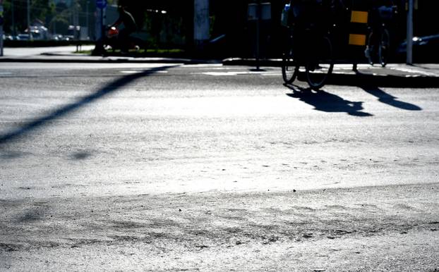 Zagreb: Oštećenja na kolniku nakon prolaska oklopnih vozila tijekom vojnog mimohoda