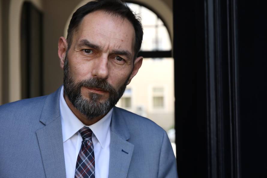 Jelenić objavio imovinsku: Ima velika primanja, stan, oranice...