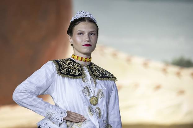 Vinkovci: Etno frizure svijeta na Vinkovačkim jesenima