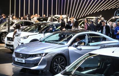 Prodaja automobila u Hrvatskoj u deset mjeseci pala za 43 posto