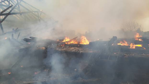 FOTO Evo kako izgleda skladište HŽ-a u Osijeku nakon buktinje