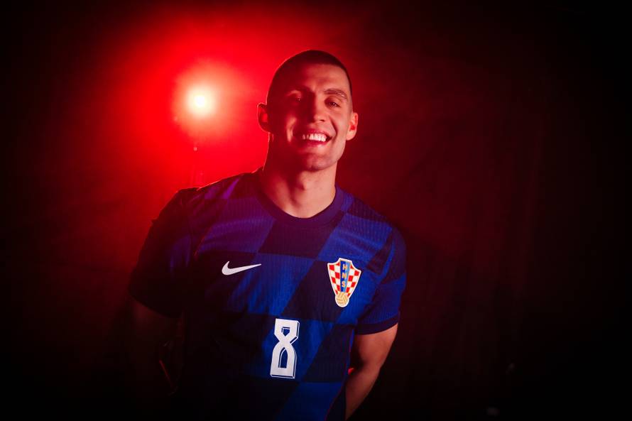 Bivši 'vatreni' o dresu: 'Domaći mi na prvu nekako nije sjeo'; 'Kockice mi se čine prevelikima'