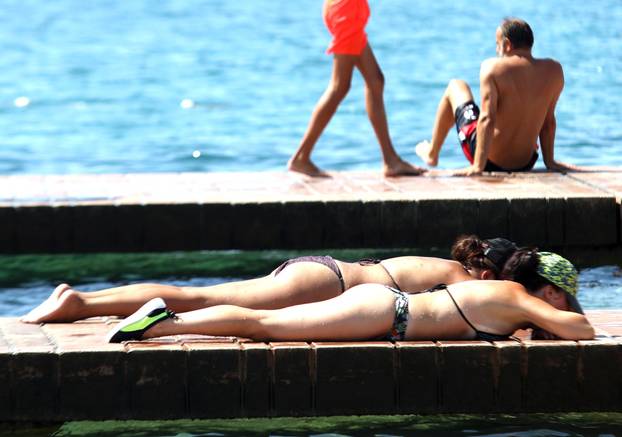 Brodarica: Turisti osvježenje pronašli na plaži Rezalište