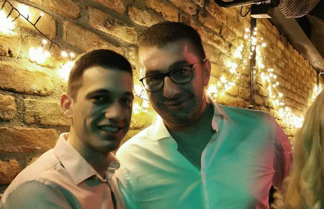 Osumnjičeni za smrt Denisa Tota u prisnom zagrljaju s vodećim političarem u Sj. Makedoniji