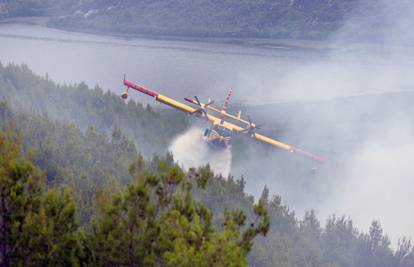 Lokaliziran požar kod Šibenika: Gorjelo u nepristupačnoj šumi