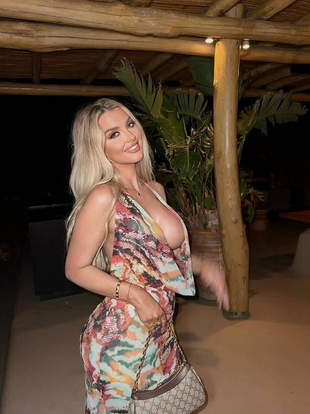 FOTO Iza seksi figure krije se prava feministkinja koja ne šuti