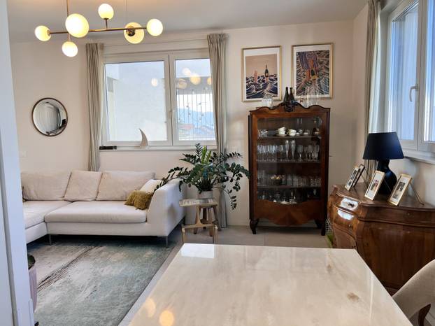 FOTO Naš poznati voditelj i žena mjesecima prodaju penthouse za skoro 400.000 eura! Zavirite