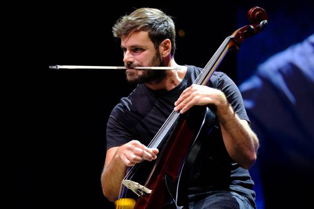 Nastup 2Cellos u zagrebačkoj  Areni u sklopu svjetske oproštajne turneje