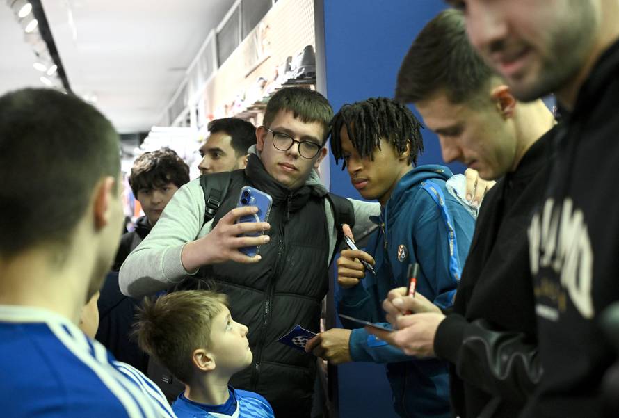 Zagreb: Igraci Dinama na druzenju s navijacima