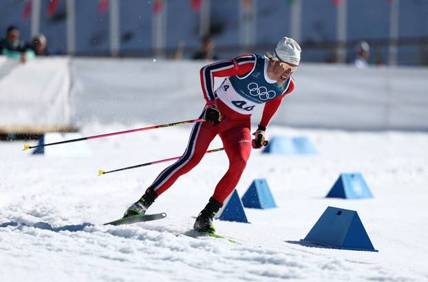 Cross-Country Skiing - Men's 10km Interval Start Free