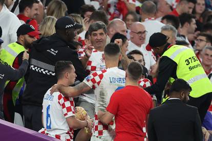 Vatreni pobjedu slavili s ljepšim polovicama: Grlile su ih i ljubile