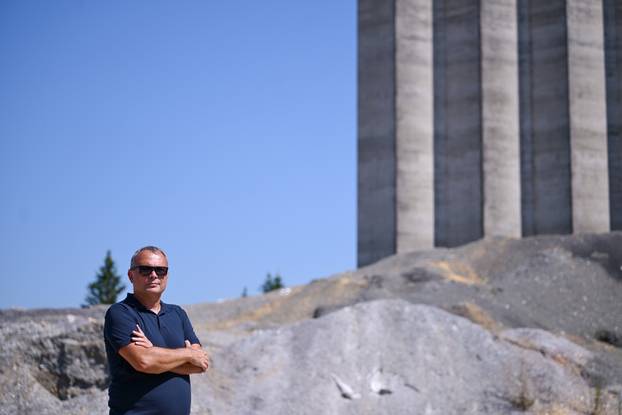 24sata Gospi&cacute;: Vjeko Bu&scaron;i&cacute; i &ccaron;lanovi inicijative "Gospi&cacute; je na&scaron; dom" kod ilegalnog odlagali&scaron;ta  te&scaron;kih metala i mikroplastike