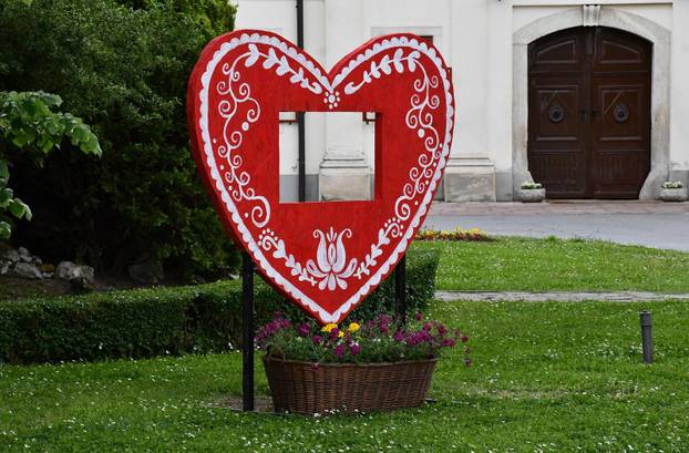 Slavonski Brod: Pripreme pred otvorenje 18. Sajma cvijeća - Floraferst 2026.