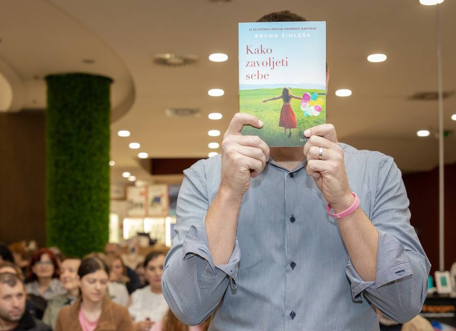 Mogu živjeti od pisanja knjiga.  Nakon samo 18 godina karijere