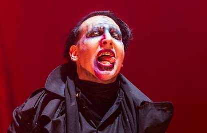 Manson je 2015. publici čitao pisma bivših o zlostavljanju