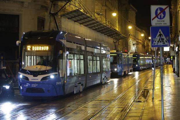 Zagreb: Veliki zastoj tramvaja u Ilici zbog prometne nesreće između automobila i tramvaja