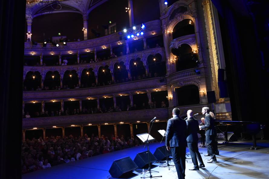 Rijeka poput sna: Četiri tenora i pun HNK zapjevali su zajedno