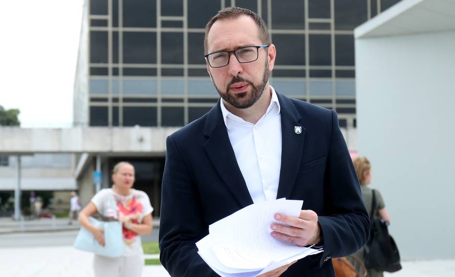 Zagreb: Tomašević i suradnici evakuirani iz zgrade zbog prijetnje bombom