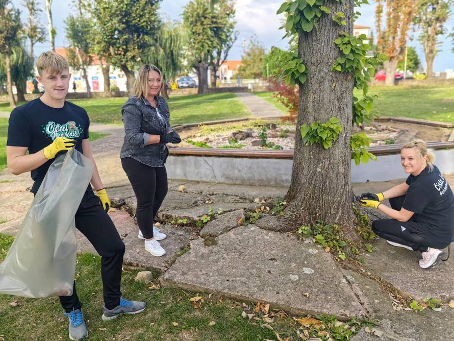 Baci čik u koš:  Čisteći medvjedići su u Novoj Kapeli skupili više od šest tisuća čikova u dva sata