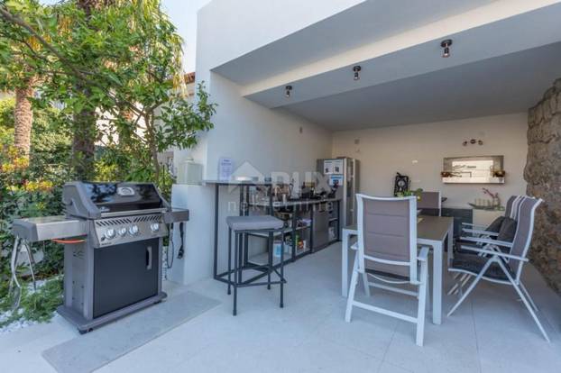 FOTO Spremno za biznis: Vila u Crikvenici ima 5 apartmana, ali, vrijedi li baš toliko milijuna?