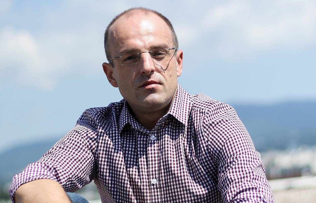 U vrijeme kad se svi trude biti medijske zvijezde, Mislav Bago je uvijek htio biti samo novinar