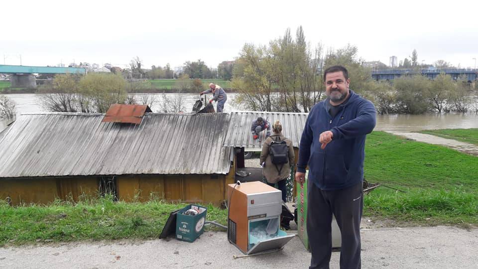 Nema više naše birtije! Ruši se Sidro, legendarni klub na Savi