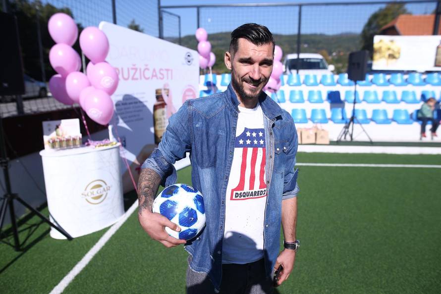 Zagreb: Nogometnom utakmicom najavljena humanitarna kampanja Darujmo ružičasti život