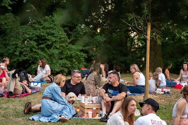 Zagreb: Mali piknik privukao je veliki broj građana 
