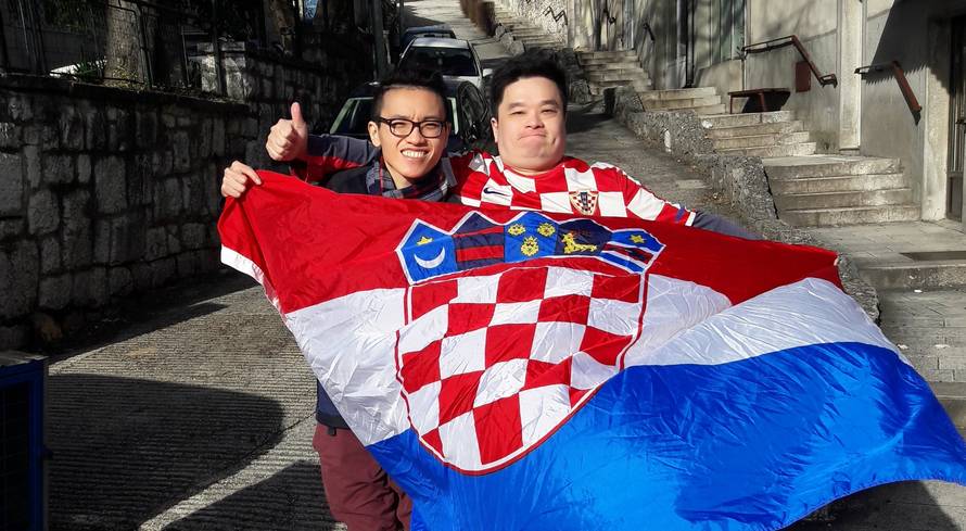 Paradiraju po Imotskom: Kinezi Damir i Niko žele biti - Hrvati!