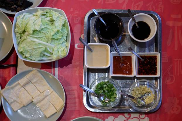 Zagreb: Kineski restoran i čajana Jing Yuan Teahouse u Gajnicama