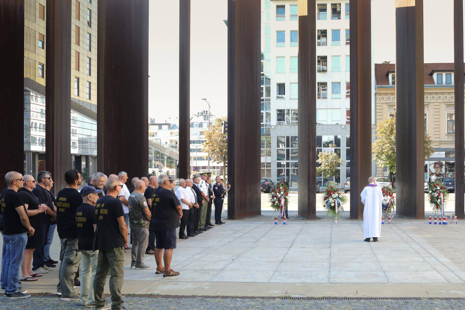 Osijek: Polaganje vijenaca povodom Dana pobjede i domovinske zahvalnosti