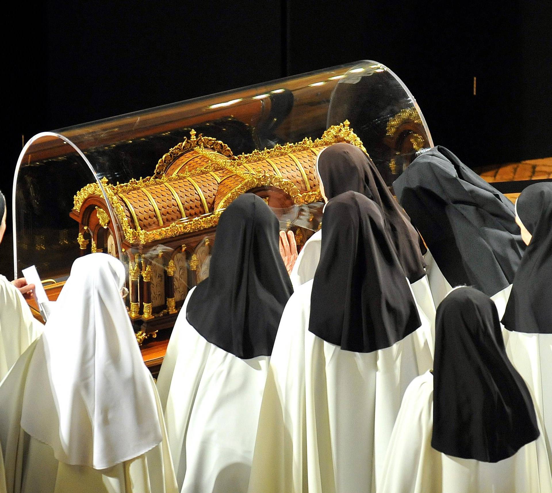 St Therese of Lisieux relics on tour