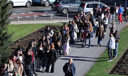 Pogledajte prizore ispred HNK Zagreb! Svi pohrlili po ulaznice za Orašara, stvorio se velik red