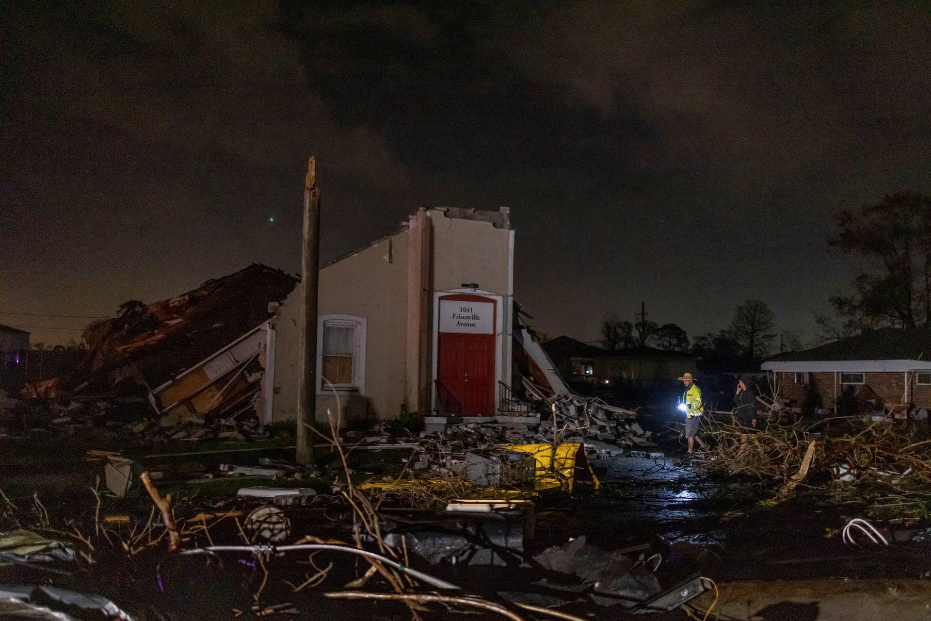 Tornado strikes New Orleans area