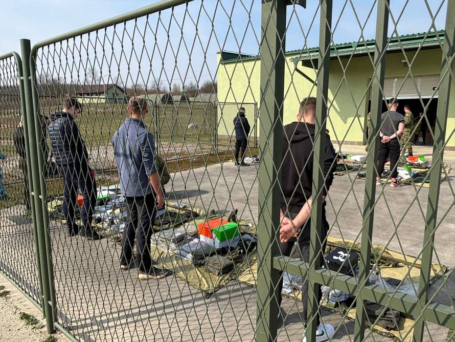 Prvi dan vojnog roka u Slunju