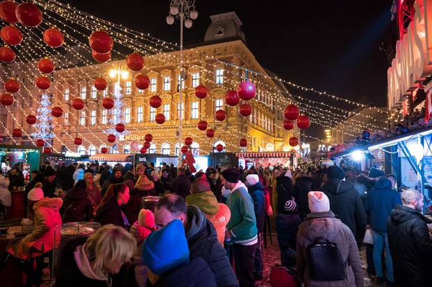 Zagreb: Baš Naš Advent i EU Advent na Trgu bana Jelačica i Europskom trgu