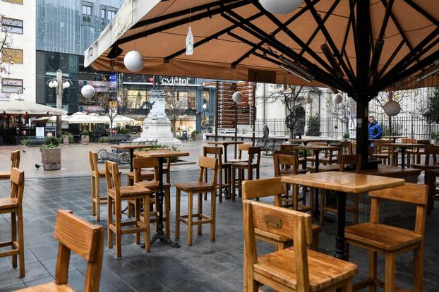 Zagreb: Puste terase zatvorenih ugostiteljsih objekata u centru grada