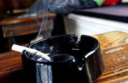 Vlada ublažava zakon: Ipak će se moći pušiti u restoranima?