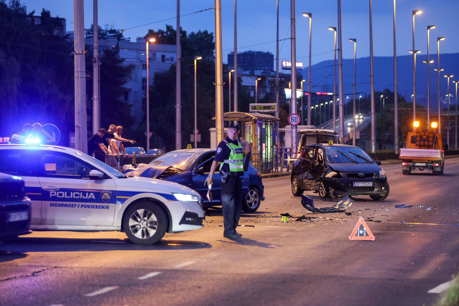 Zagreb: Prometna nesreća na križanju Ulice Milke Trnine i Avenije Marina Držića