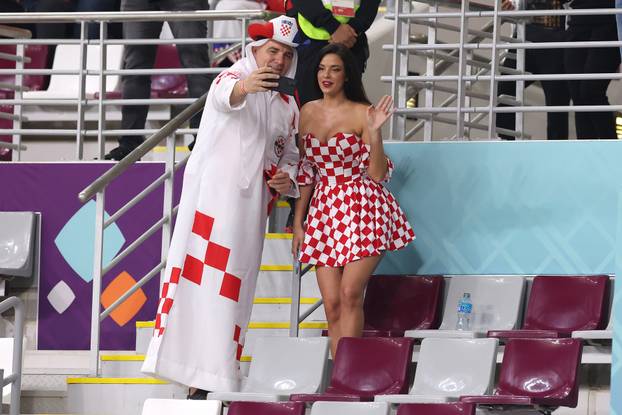 KATAR 2022 - Ivana Knoll u haljini s kockicama na utakmici Hrvatske i Kanade 