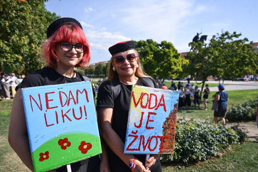 Zagreb: Okupljanje prosvjednika Hodaj za Liku, hodaj za Hrvatsku
