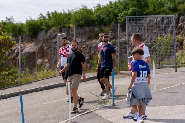 Rijeka: Navijači dolaze na stadion na prijateljsku utakmicu Hrvatske i Belgije uoči Svjetskog prvenstva