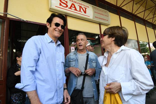 Bjelovar: Glumci u sklopu BOk festivala sami su bili eksponati u izlogu namještaja San