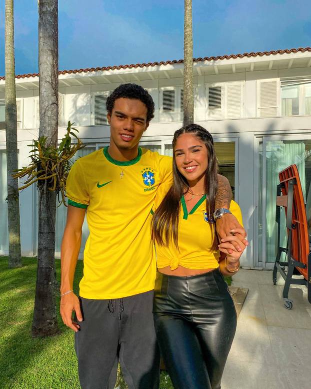 FOTO Ronaldinhova snaha se pohvalila: Rodit će mu unuče