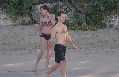 Sienna Miller i J. Law na plaži proslavili rođendane