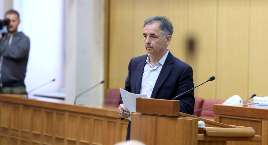 Pupovac oporbi: Ako baš želite izbore, dat ćemo vam izbore!