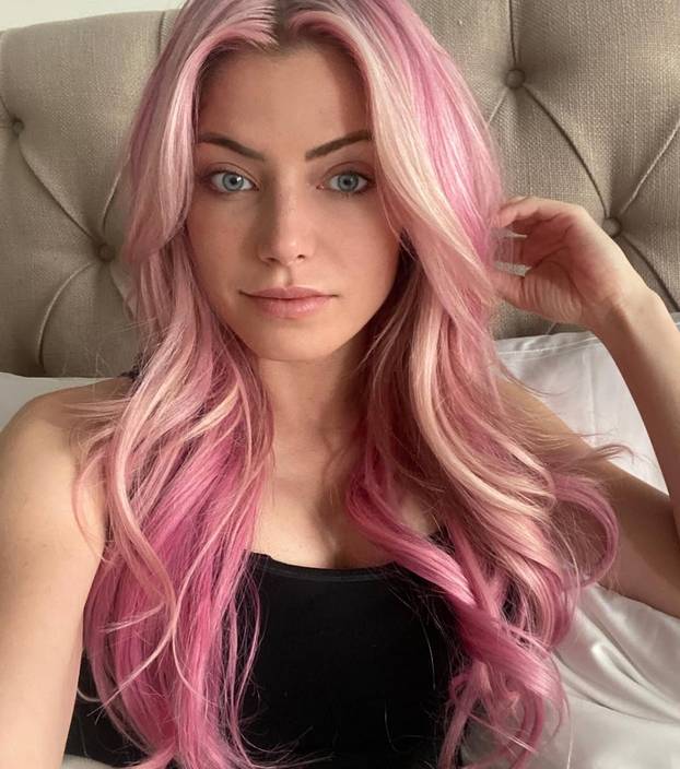 FOTO 'Ma kako netko tako lijep može biti toliko opasan?': Lexi u ringu miješa slatko i mračno...