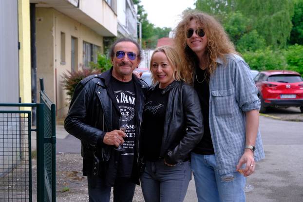 Prije Vodica na CMC-jev party stigla brojna poznata lica: Lile pozirala u jako uskim hlačama